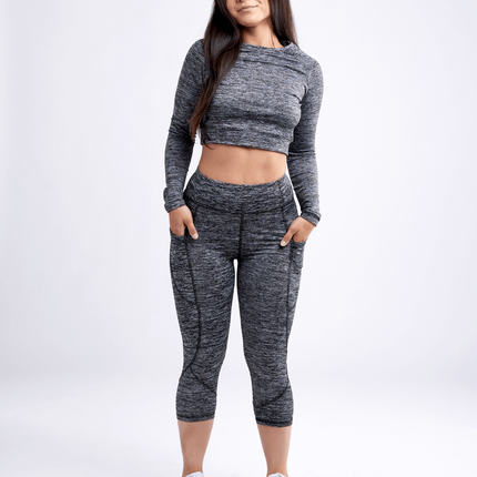 Mid-Rise Capri Fitness Leggings with Side Pockets