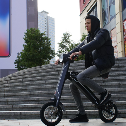 The Cruzaa PRO Electric Scooter - 45km Range & 35kmh Top Speed Cruzaa Built in Bluetooth & Speakers +USB - Carbon Black