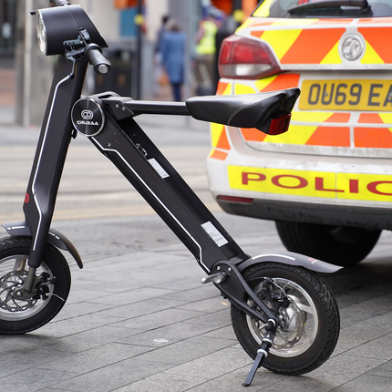 The Cruzaa PRO Electric Scooter - 45km Range & 35kmh Top Speed Cruzaa Built in Bluetooth & Speakers +USB - Carbon Black