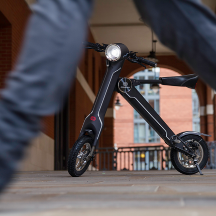 The Cruzaa PRO Electric Scooter - 45km Range & 35kmh Top Speed Cruzaa Built in Bluetooth & Speakers +USB - Carbon Black
