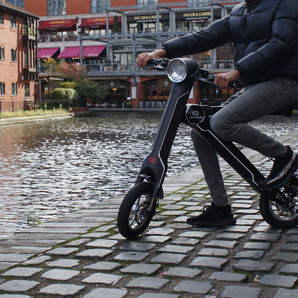 The Cruzaa Electric Scooter - 35km Range & 25kmh Top Speed Cruzaa Built in Bluetooth & Speakers + USB