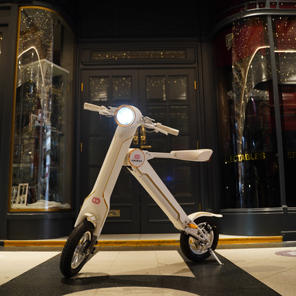 The Cruzaa PRO Electric Scooter - 35km Range & 25kmh Top Speed Cruzaa Built in Bluetooth & Speakers + USB - Racing White