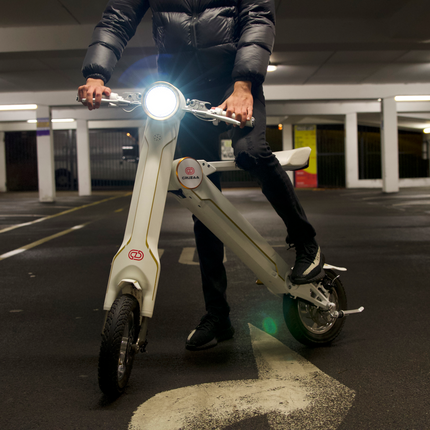 The Cruzaa PRO Electric Scooter - 35km Range & 25kmh Top Speed Cruzaa Built in Bluetooth & Speakers + USB - Racing White