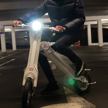The Cruzaa PRO Electric Scooter - 35km Range & 25kmh Top Speed Cruzaa Built in Bluetooth & Speakers + USB - Racing White