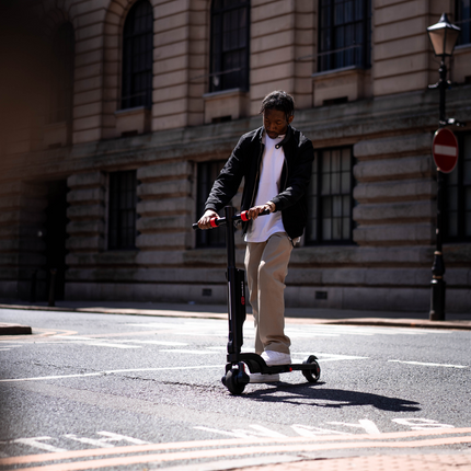 The Official Cruzaa City Bluetooth E-Scooter 25km Range - 25kmh Top Speed
