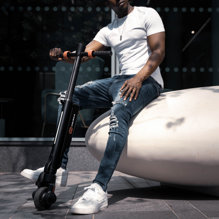 The Official Cruzaa City Bluetooth E-Scooter 25km Range - 25kmh Top Speed