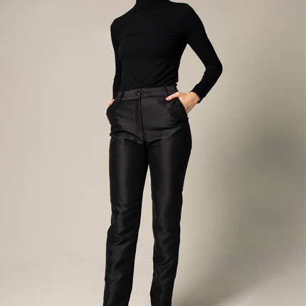 Elegant Skinny Pants in Black