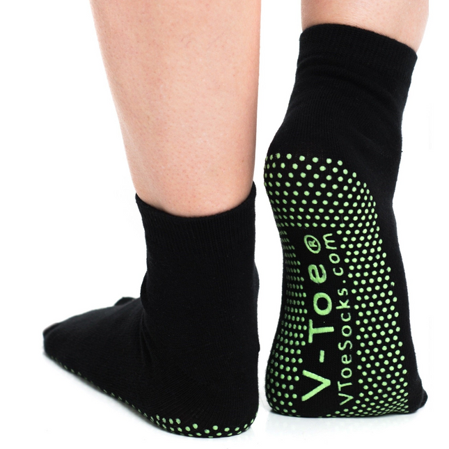 1 Pair - V-Toe Flip Flop Tabi Socks Casual Black Nonskid Solid - Yoga & Hospital Socks